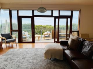 Architectural Coastal Retreat 100m to Beach - 7