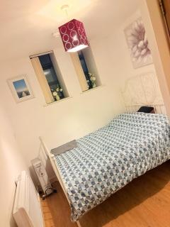 Quick Stop Double Bed Flat - Bradford City Center - 8