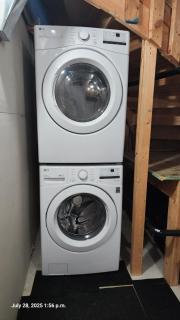 Spacious 2 BR, 3 beds, sleeps 6, kitchen, laundry - 6