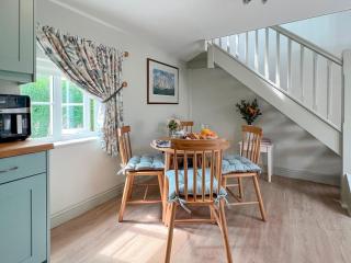 The Boathouse Uk33900 - 9