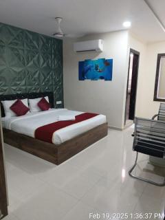 Hotel Vaishnavi Grand - 2
