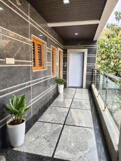 Hausly Home Stays - 8