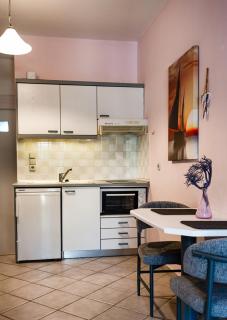 Blue Petal Apartment, Relaxed Heraklion Stay - 5