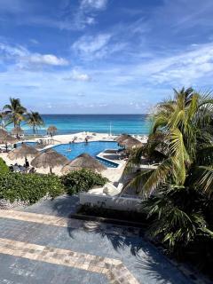 Lullaby of Waves, A Spectacular Escape - 8