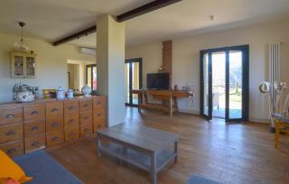 3 Bedroom Cozy Home In Palazzo Del Pero - 8