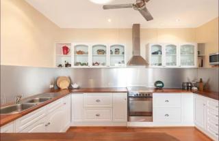 Seaside Queenslander KGari Views, Coastal Charm - 1