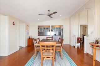 Seaside Queenslander KGari Views, Coastal Charm - 7