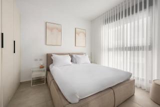 Premium 2BR l Scenic Sea View Balcony - Mamad - 8