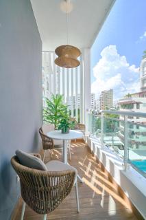 ®The~LUX~Natural~Art @DowntownSD PoolGym2BR - 6