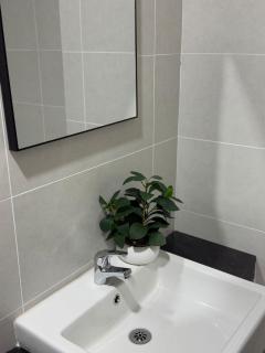 Near TT3 Vivacity 5 beds 2car park Minimalist - 4