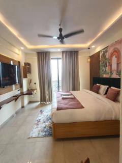 Couple's Paradise Omaxe Hazratganj Lucknow - 5