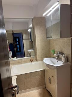 The View - Apartament Ultracentral, spatios - Bea-ti cafeaua la inaltime, in timp ce admiri Craiova de sus - 9