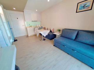 Seven Seas JomteinB702 - 1