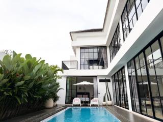 The W House, Luxury Villa 5 minutes from the beach - 9