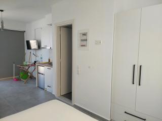 Almiriki- Ground Floor Seafront Studio - 6