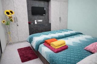 Urban Comfort Modern Private 1BHK Couple Friendly - 9