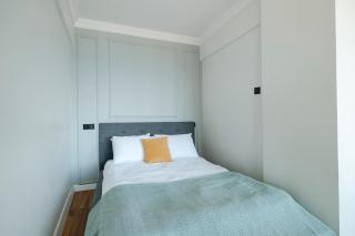 Two-Bedroom Bosphorus View Family Suite in Managed Aparthotel - Balcony - 3