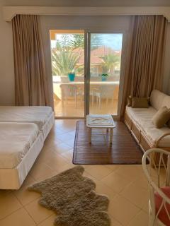 Appartement avec Piscine Privée et Jardin à Tabarka - Idéal Couple - 1