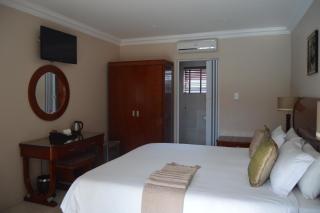 Lakeview Boutique Hotel & Conference Center - 1