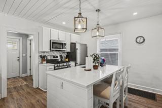 Cozy Campbell Bungalow - 6