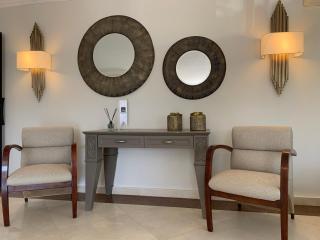 Moonshine Hotel Suites - 1