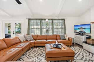 Boho Retreat with 2 Masters and Plenty of Space - 4