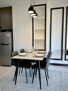 Central Vientiane, Quiet and Convenient Phavilay Apartment - 4