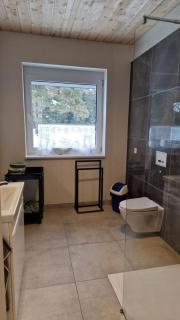 Komfortabler Rückzugsort im Wald für bis zu 6 Personen - 1