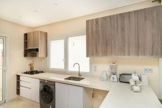 Charming 2-Room Malabata Hills - 7