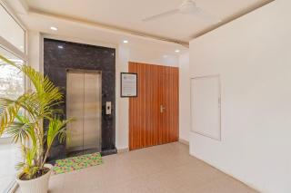 Treebo Arya Palace With Swimming Pool - 2