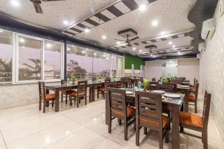 Treebo Arya Palace With Swimming Pool - 6