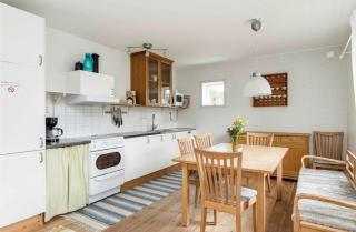 Three Bedroom Farm Cottage Lake Access and Free Boat - 9