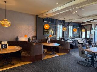 Quality City Hotel Restaurant Free Parking - 6