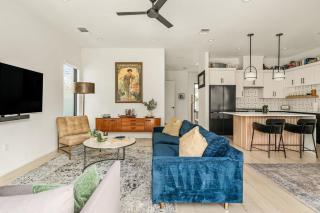 Central Austin Oasis with Pool - Sleeps 9 - Austin - 9