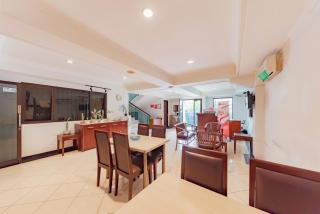 RedDoorz Plus at Buah Batu - 1