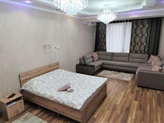 Большая квартира рядом с Филармонией на проспекте Чуй - 3