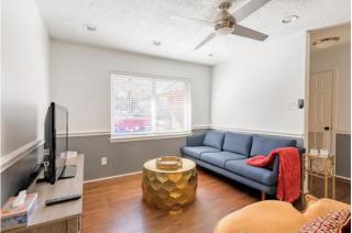 Peach room with pool - 4