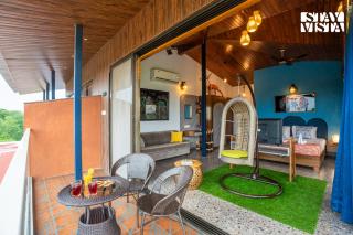 StayVista at Greenwich Meridian with Pool, River & Mountain View - 1