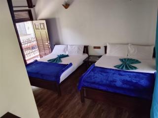 Ella Field side view Rooms & Cafe - 8