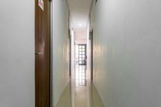 RedDoorz @ Kebon Kacang - 4