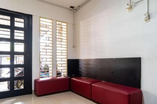 RedDoorz @ Kebon Kacang - 4