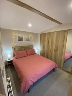 230 Unity Holiday Resort 6 Birth cosy and secure property next to all shops and entertainment passes optional - 9