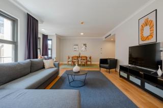 3-Bedroom Family Suite in Managed Aparthotel - Elevator & Parking near Taksim Square - 8