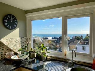 Stunning Sea View Home 2 Minutes Walk to the Beach - 1