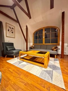 Beams & Bells Attic Old Town Self Check-In - 8