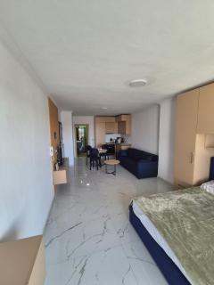 Cozy Sea View Studio 3 min walk to Beach Promenade - 3