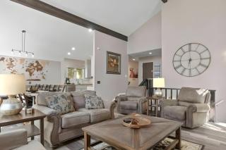 Amazing views, Luxury lake home, Resort amenities - 5