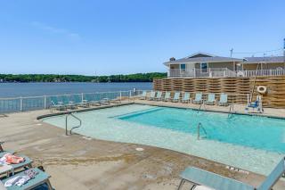 Ultimate Lake Getaway in Osage Beach, Resort Perks - Osage Beach - 7
