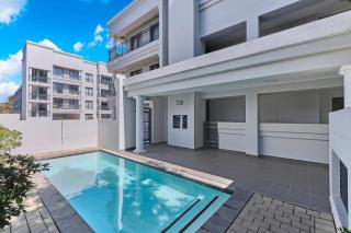 1-Bed with Balcony and Workspace in the heart of Sandton - 2