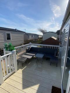 230 Unity Holiday Resort 6 Birth cosy and secure property next to all shops and entertainment passes optional - 4